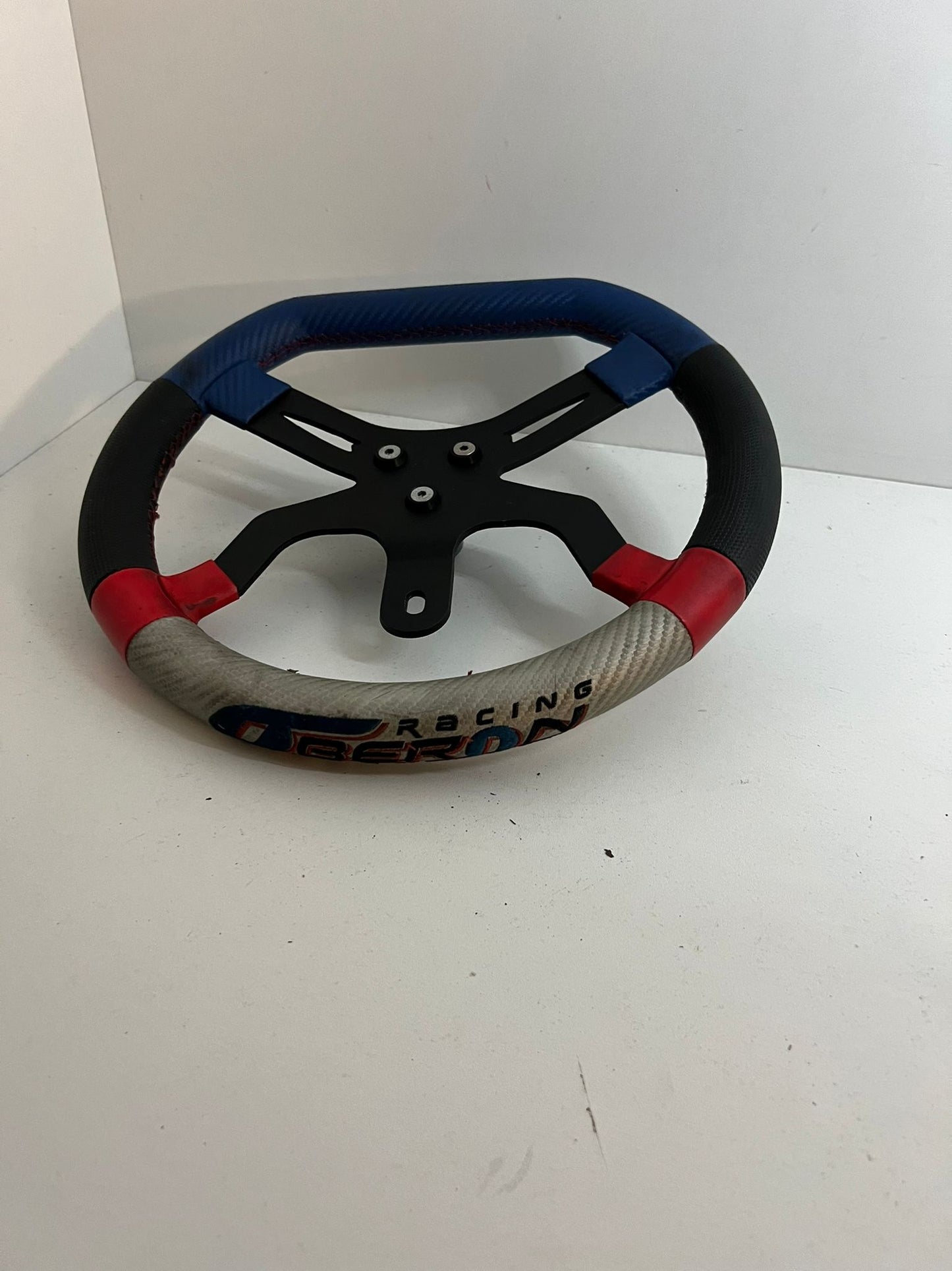 Used Oberon kart steering wheel incl. support