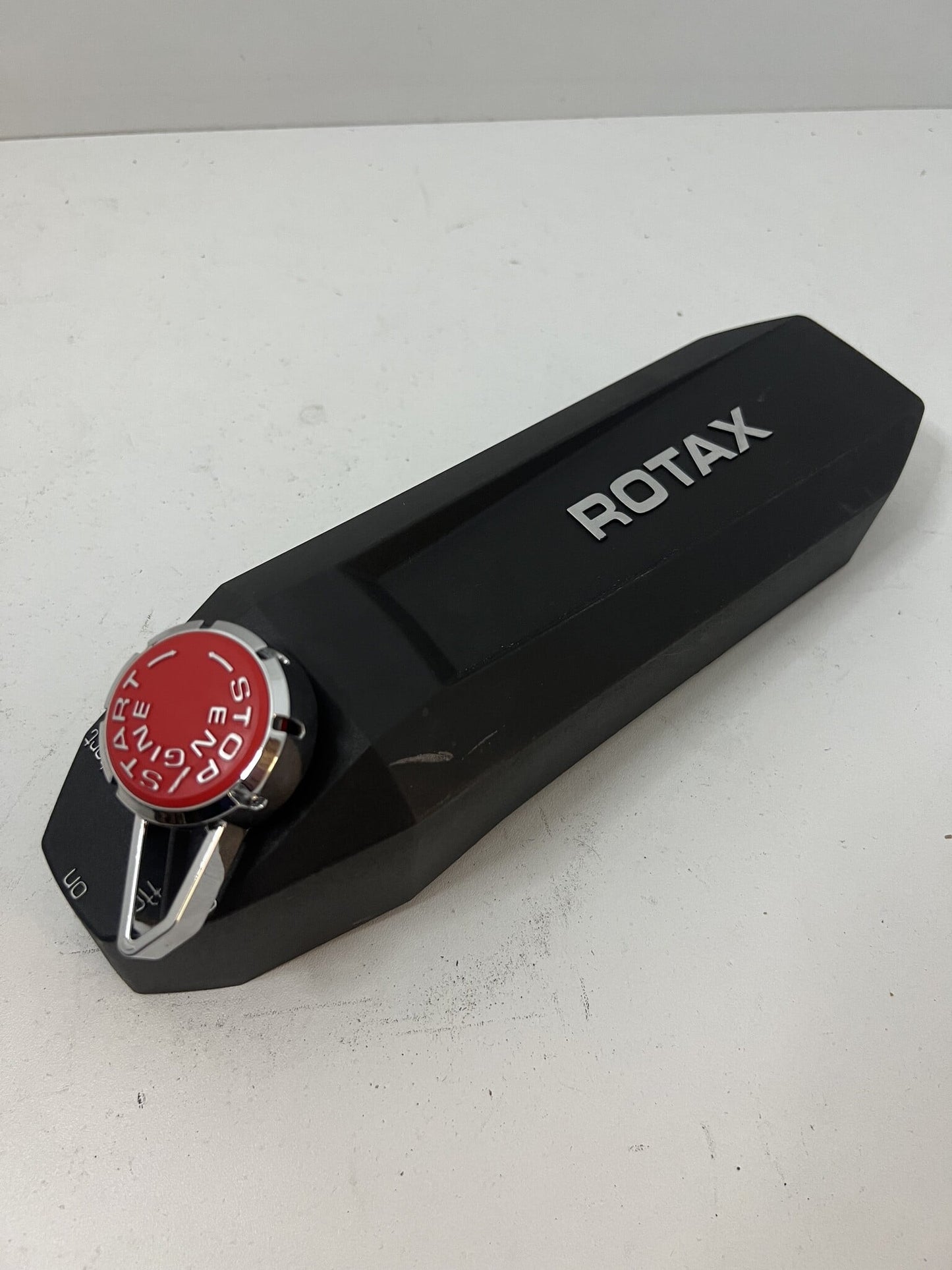 Rotax MAX EVO 1 startschakelaar + deksel accubak
