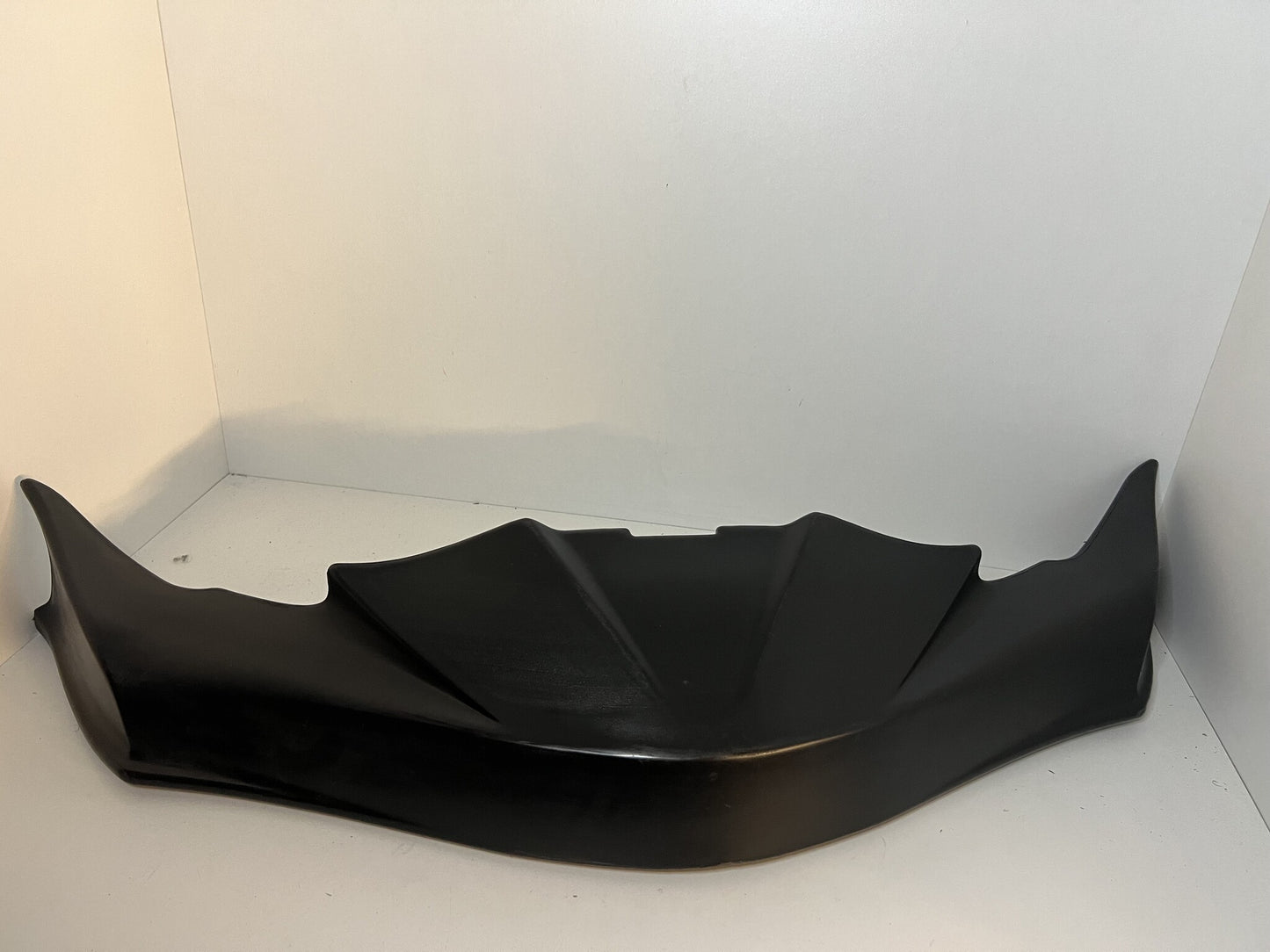 Parachoques delantero negro KG FP7 usado