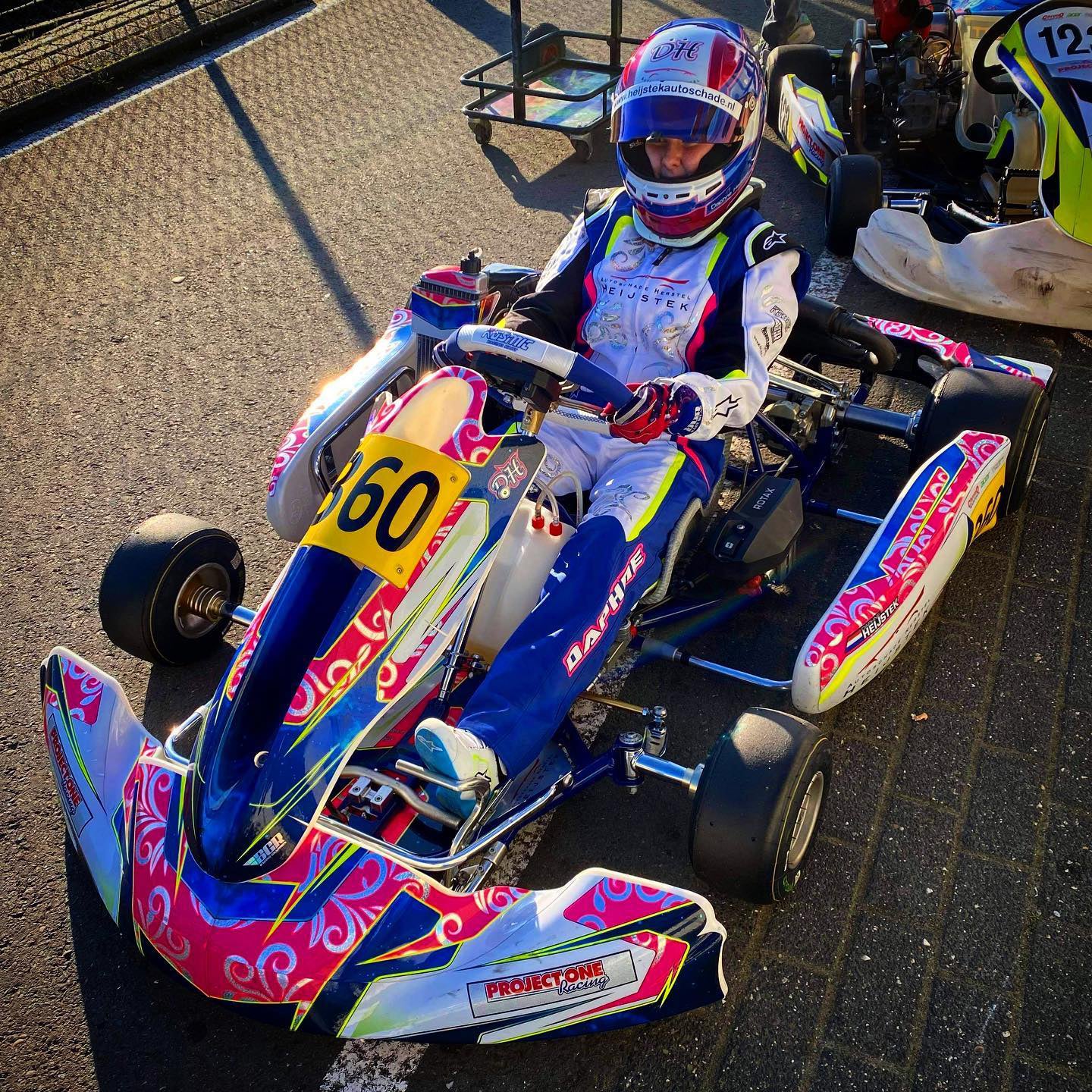 Diseño de juego de pegatinas de karting personalizado