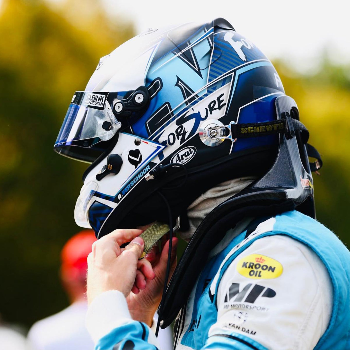 Haz que un profesional pinte tu casco de kart