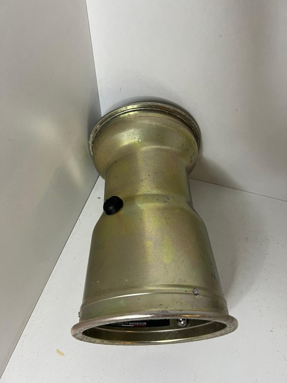 Llanta trasera de magnesio Kart Republic usada de 212 mm