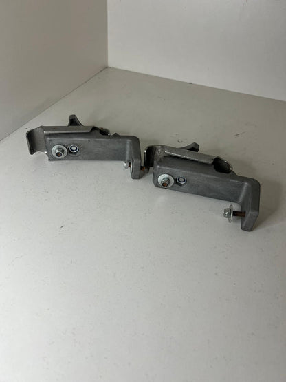 Soportes de parachoques delantero Arrow Karttech usados (tipo antiguo)