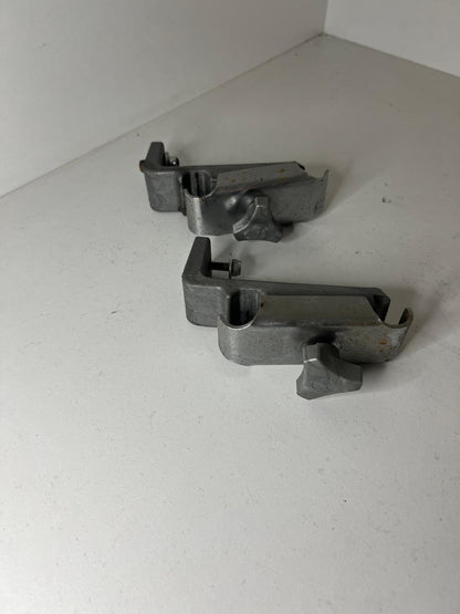 Soportes de parachoques delantero Arrow Karttech usados (tipo antiguo)